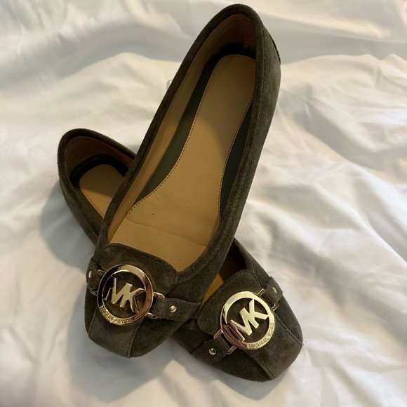 Like New Michael Kors Fulton Dark Olive Suede Flats - Picture 1 of 6